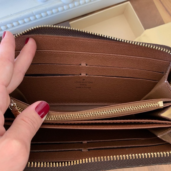 SOLD 🚫 Louis Vuitton Monogram Zipper Wallet - Picture 6 of 7
